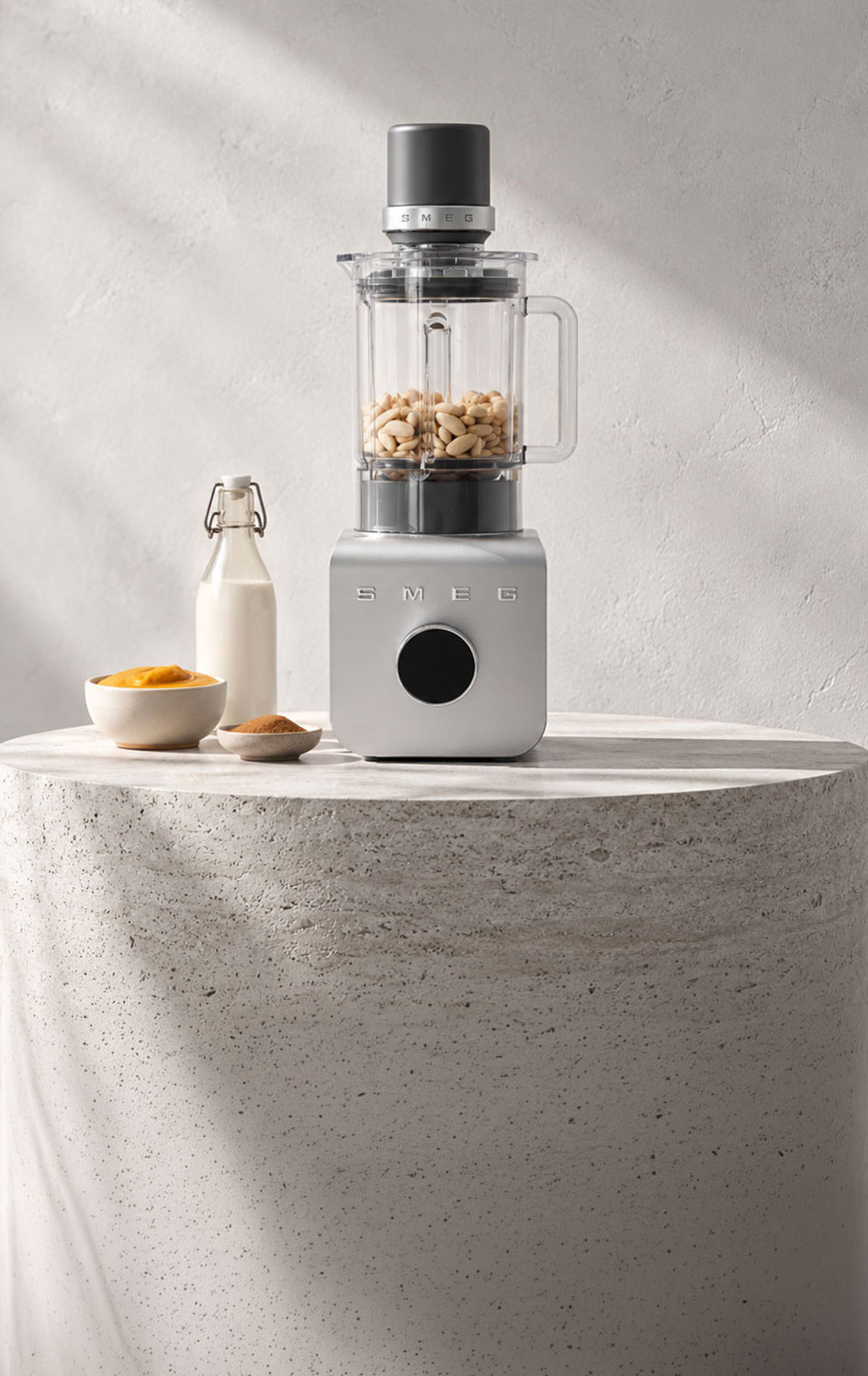 GOOD DESIGN Award 2023을 수상한 스메그 BLC02 고속블렌더